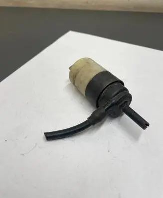 Volkswagen Transporter - Caravelle T4 Windscreen/windshield washer pump