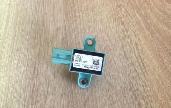 Audi A5 8T 8F Airbag deployment crash/impact sensor 8K0955557C