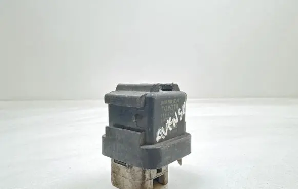 Toyota Avensis T250 Glow plug pre-heat relay 2861067010 156212
