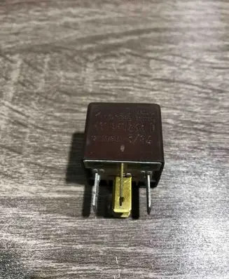 Audi A6 S6 C4 4A Other relay 431951253d