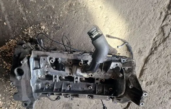 Mercedes-Benz A W169 Engine head 