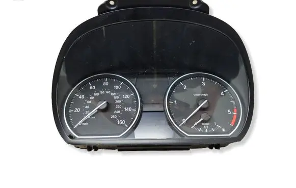 BMW 1 E82 E88 Speedometer (instrument cluster) 9187049 102498593 250029341