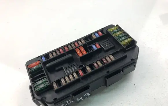BMW 7 G11 G12 Fuse module 9337879