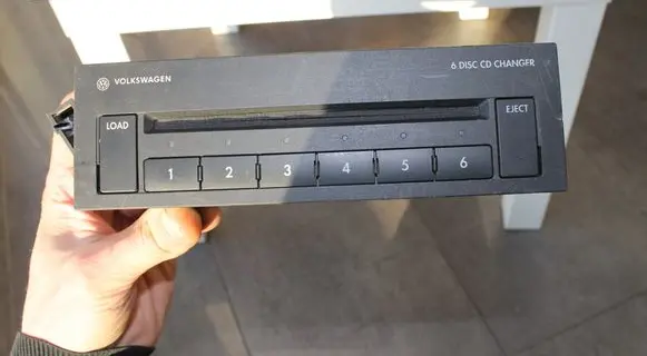 Volkswagen Phaeton CD/DVD changer 