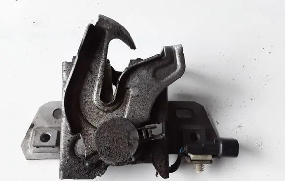 Volvo C30 Engine bonnet/hood lock/catch 30716529 307165530