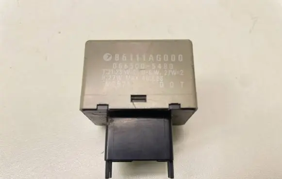 Subaru Forester SH Hazard warning light relay 86111AG000 0665005480