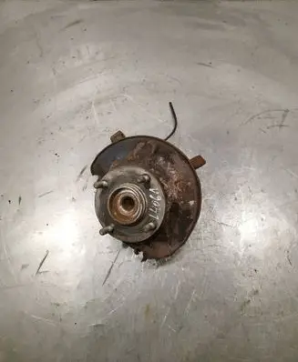 Mitsubishi Colt CZ3 Front wheel hub spindle knuckle