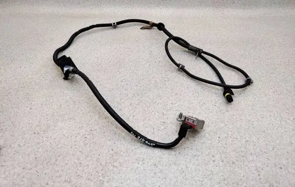 Mercedes-Benz CLS C218 X218 Positive cable (battery) A2124409752