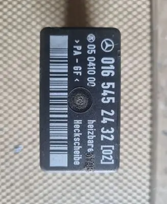 Mercedes-Benz Vito Viano W638 Coolant fan relay 0165452432 016545243202