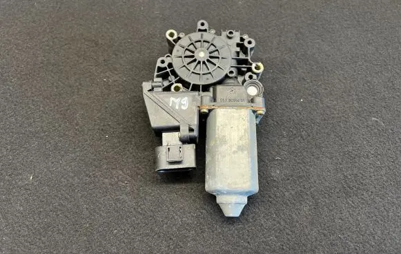 Audi A3 S3 8L Rear door window regulator motor 0536001401