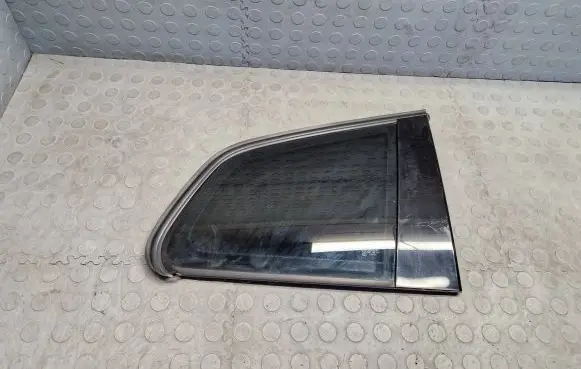 BMW X3 E83 Rear side window 43R-00021