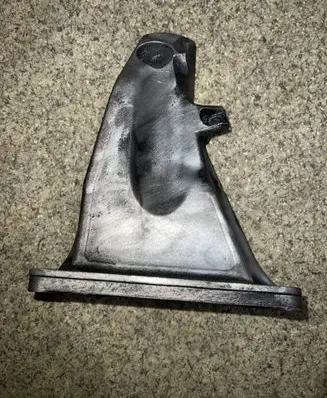 BMW 7 E65 E66 Engine mounting bracket 6758420