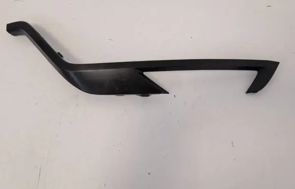 Volvo XC60 Front bumper splitter molding 32227911