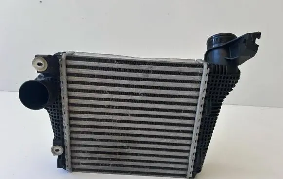Porsche Macan (95B) Intercooler radiator 95B145804E