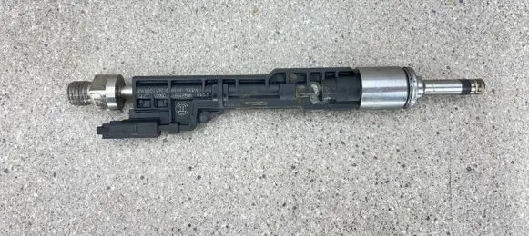 BMW M6 Fuel injector 8627842 13538627842