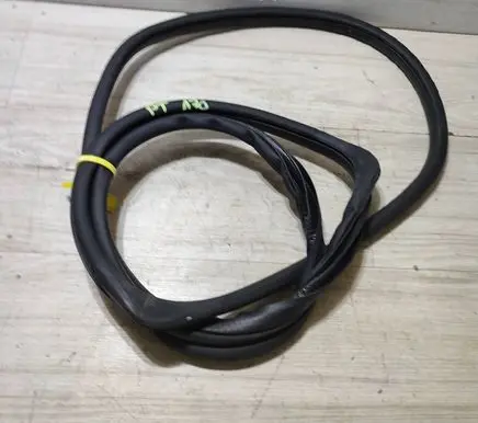 Suzuki Vitara (LY) Rubber seal rear door 