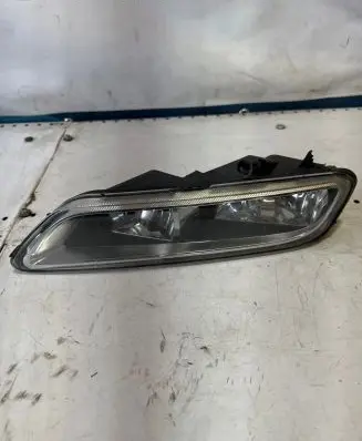 Volkswagen PASSAT B7 Front fog light 17662402