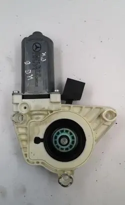 Mercedes-Benz B W245 Front door window regulator motor a1698201742