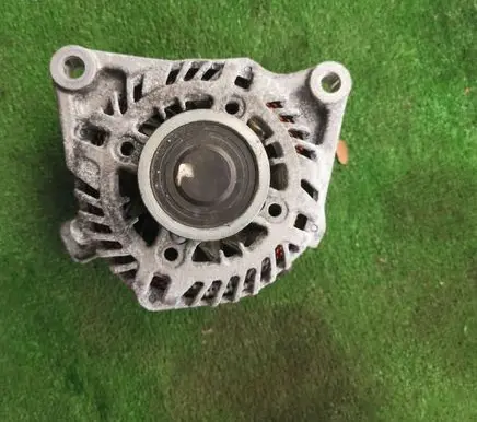 Citroen Berlingo Generator/alternator 9824742880