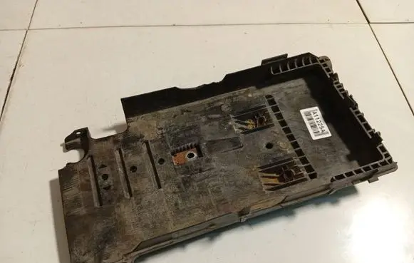 Ford Mondeo MK IV Battery box tray 6G9110723A