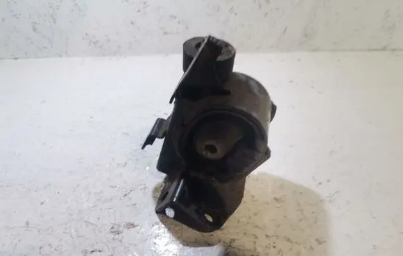 Toyota Avensis Verso Engine mount bracket