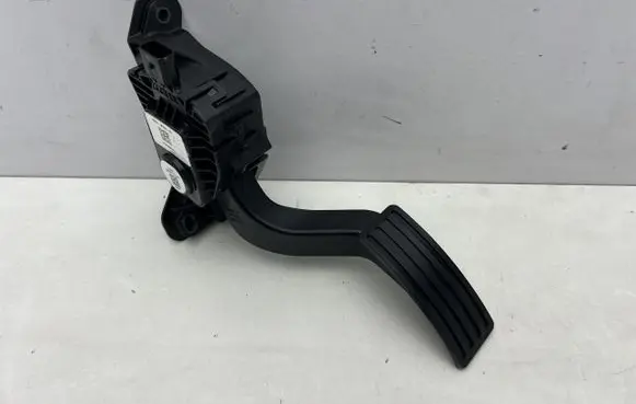 Ford Escort Accelerator throttle pedal MB3C-9F836-AB