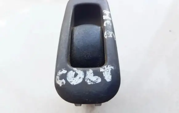 Mitsubishi Colt Electric window control switch