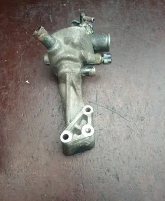 Hyundai Terracan Thermostat/thermostat housing 