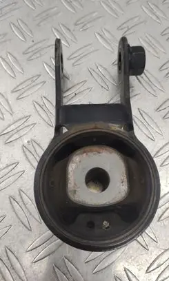Toyota Yaris Engine mount bracket