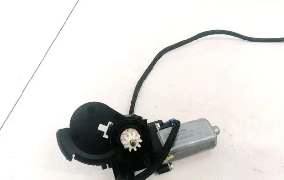 Mercedes-Benz E W211 Seat adjustment motor A2118203142 82041807-2