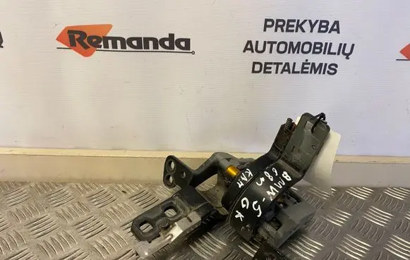 BMW 5 E60 E61 Tailgate/trunk/boot hinge 7061383