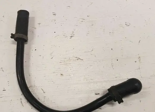 Volkswagen Golf I Vacuum line/pipe/hose 067133782A 067133784