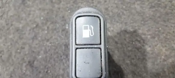 KIA Clarus Fuel tank opening switch 