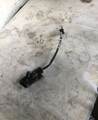 Volvo XC40 Engine bonnet/hood lock/catch 32277429lh