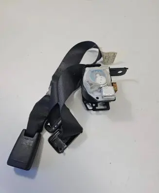 Lexus IS 220D-250-350 Middle seatbelt (rear) C70319