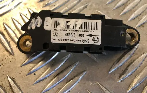 Mercedes-Benz E W211 Airbag deployment crash/impact sensor 0018209126 46922002