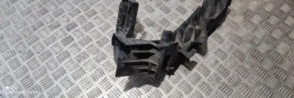 Audi Q5 SQ5 Front bumper mounting bracket 8R0805608