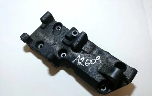 Volvo S40, V40 Engine mounting bracket 9146259
