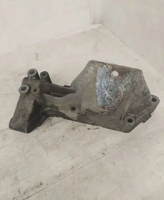 Iveco Daily 5th gen Engine mounting bracket 500376601
