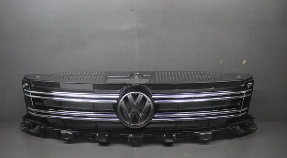 Volkswagen Tiguan Front bumper upper radiator grill 5N0853653F