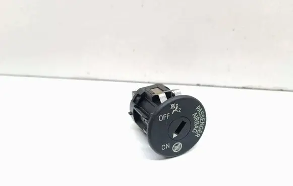 BMW 2 F46 Passenger airbag on/off switch 9326501 61319326501