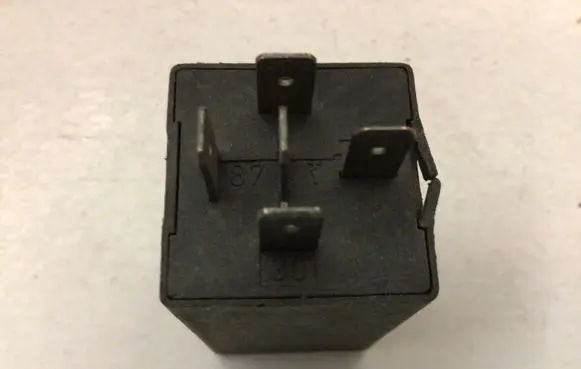 Volkswagen Golf II Other relay 443955532