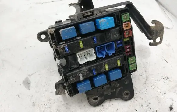 Suzuki Grand Vitara II Fuse module 5683