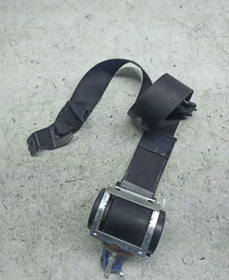 Opel Astra H Front seatbelt 560834801