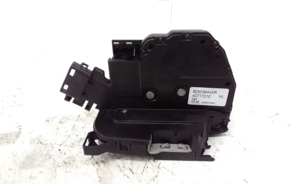 Opel Vivaro Sliding door lock 825039444R 40717212