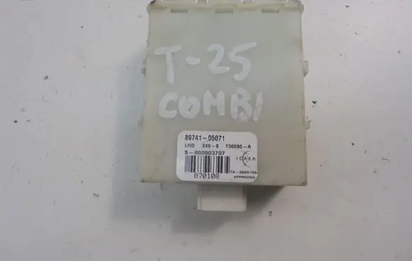 Toyota Avensis Verso Door central lock control unit/module 89741-05071