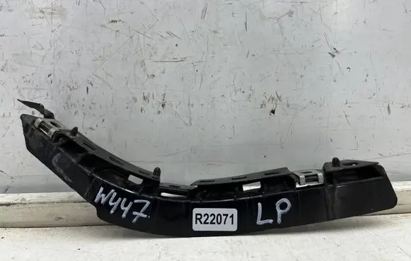 Mercedes-Benz Vito Viano W447 Front bumper mounting bracket a4478850521