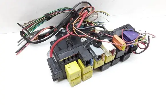 Mercedes-Benz S W220 Fuse module A0325458232