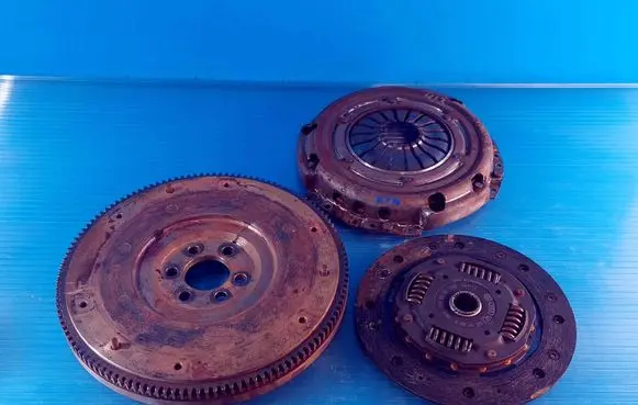 Volkswagen Golf VI Clutch set kit 030105271D 03C141031C