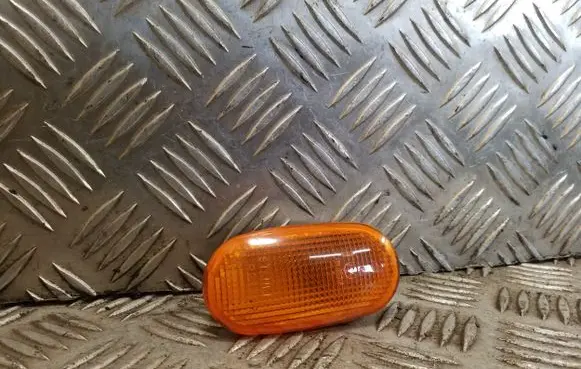 Mitsubishi L200 Front fender indicator light